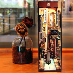Travel in Venice Wooden Book Nook Kit