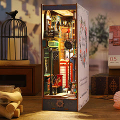 Island Holiday Wooden Puzzle Book Nook Shelf Insert